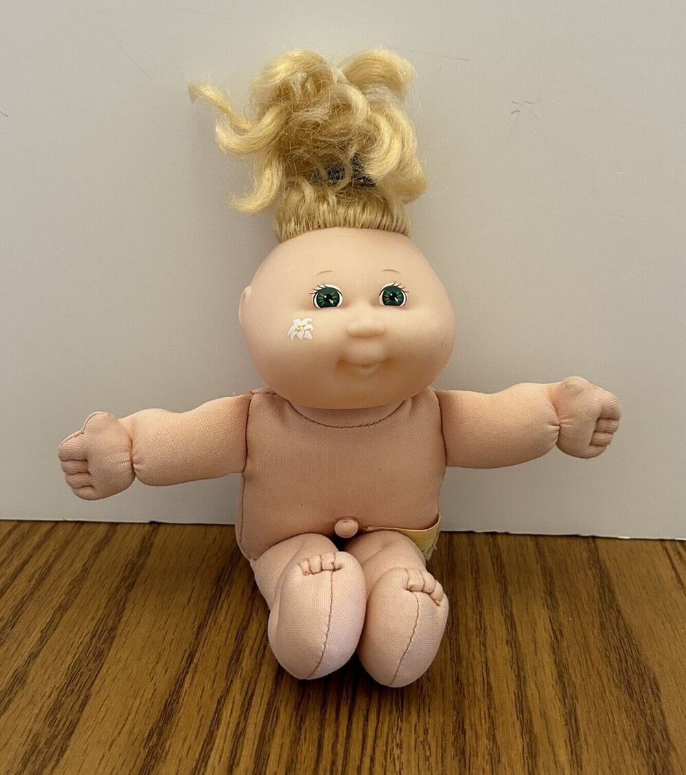 Cabbage Patch Kids Doll Garden Fairies Lilly Flower 1995 Blonde Hair Green Eyes